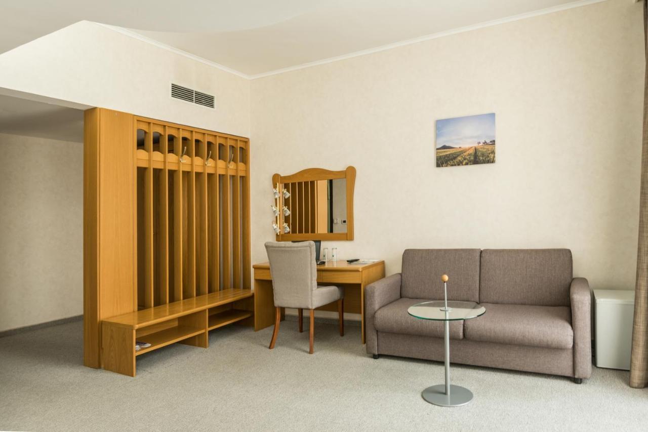 Dunav Plaza Hotel รูเซ ภายนอก รูปภาพ