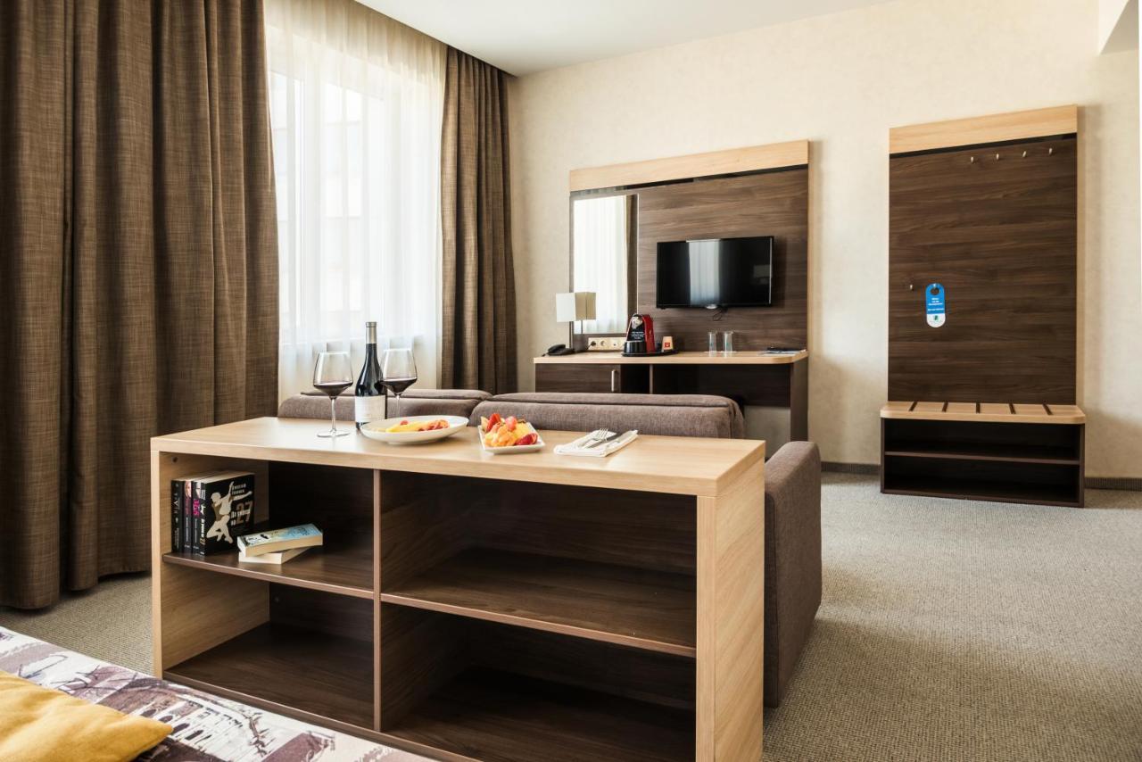 Dunav Plaza Hotel รูเซ ภายนอก รูปภาพ