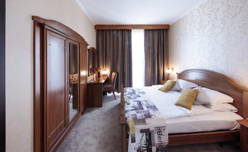 Dunav Plaza Hotel รูเซ ภายนอก รูปภาพ