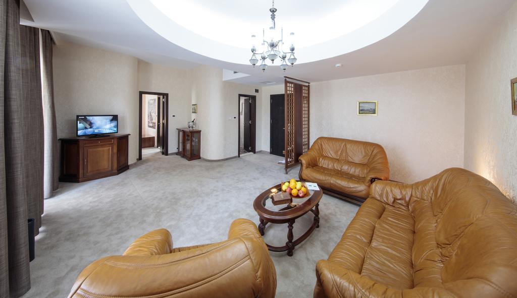 Dunav Plaza Hotel รูเซ ภายนอก รูปภาพ